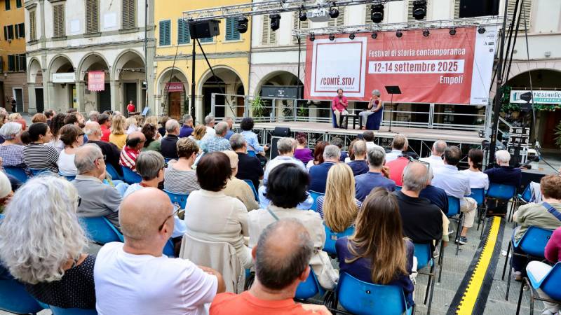 Dieci lezioni, 48 ore di storia contemporanea: /contè.sto/ chiude col botto! L’appuntamento è per il 2026